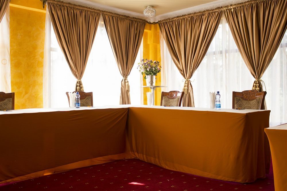 Comfort Gardens Найроби Экстерьер фото